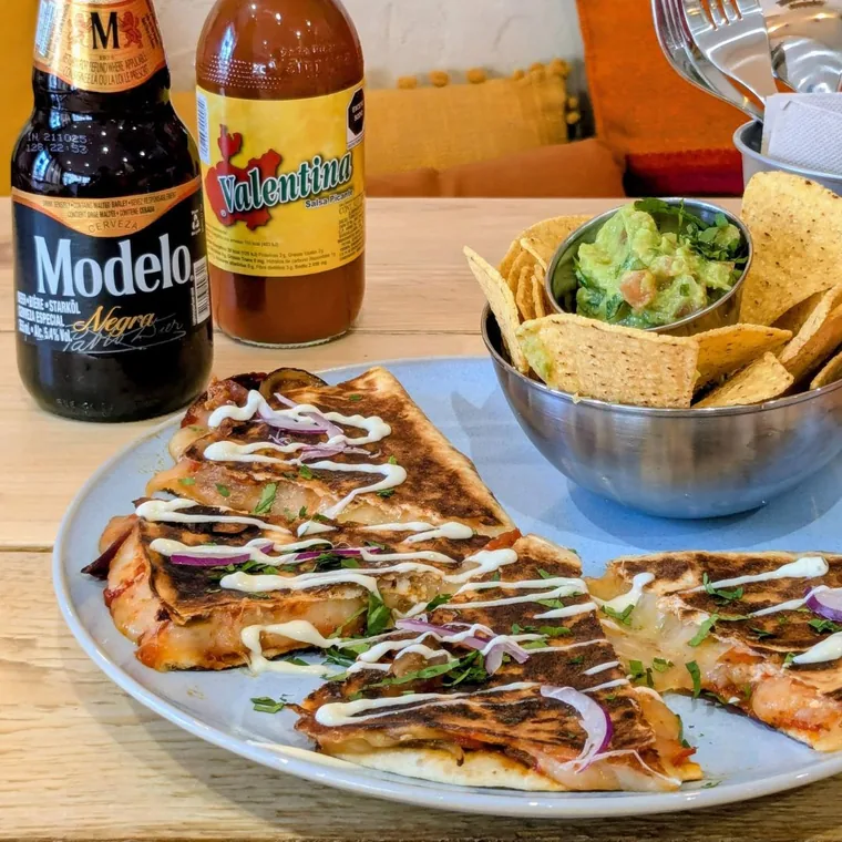 Quesadilla chorizo ou légumes de la Cantine Latina