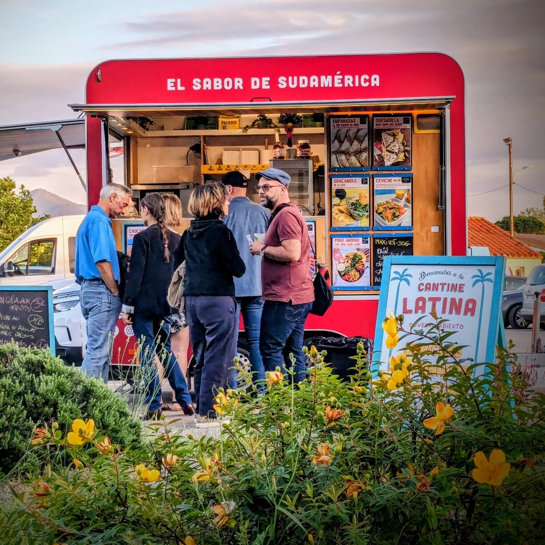 Food truck Cantine Latina en prestation extérieure