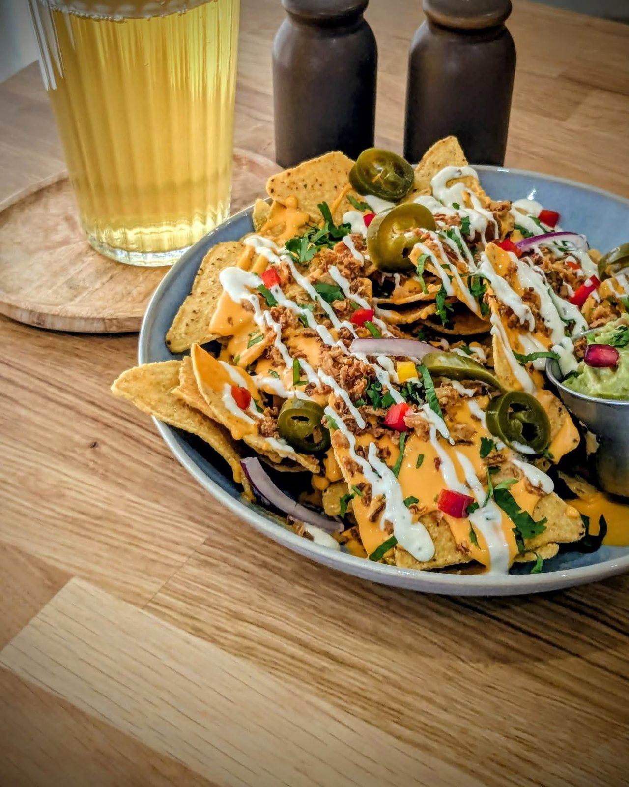 Nachos Cheddar garnis de la Cantine Latina